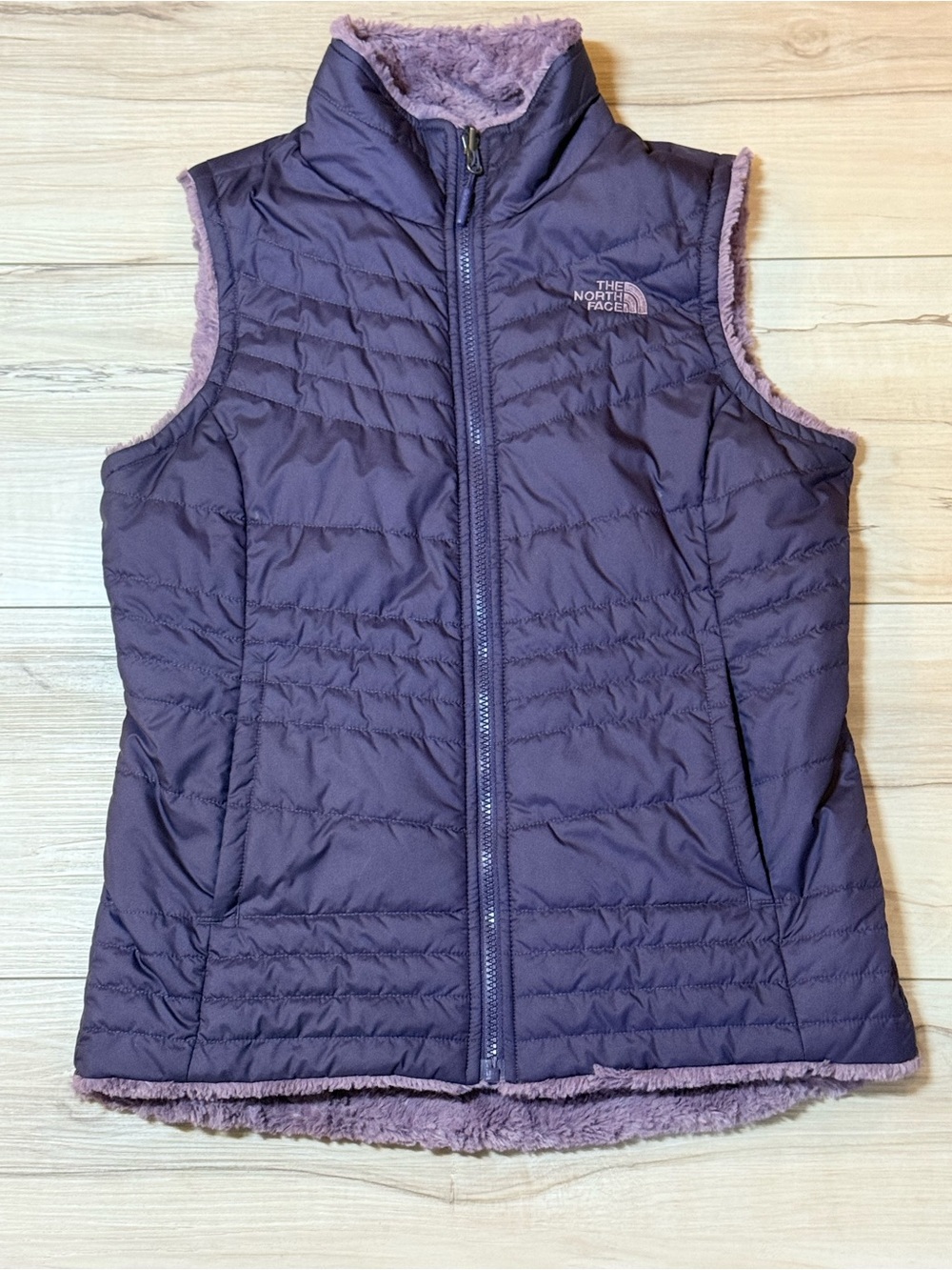 The North Face Mossbud Reversible Purple Fleece Puffer Vest Women’s Size Small